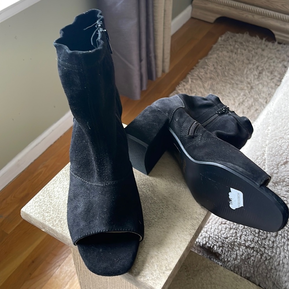 Rebels open toe booties